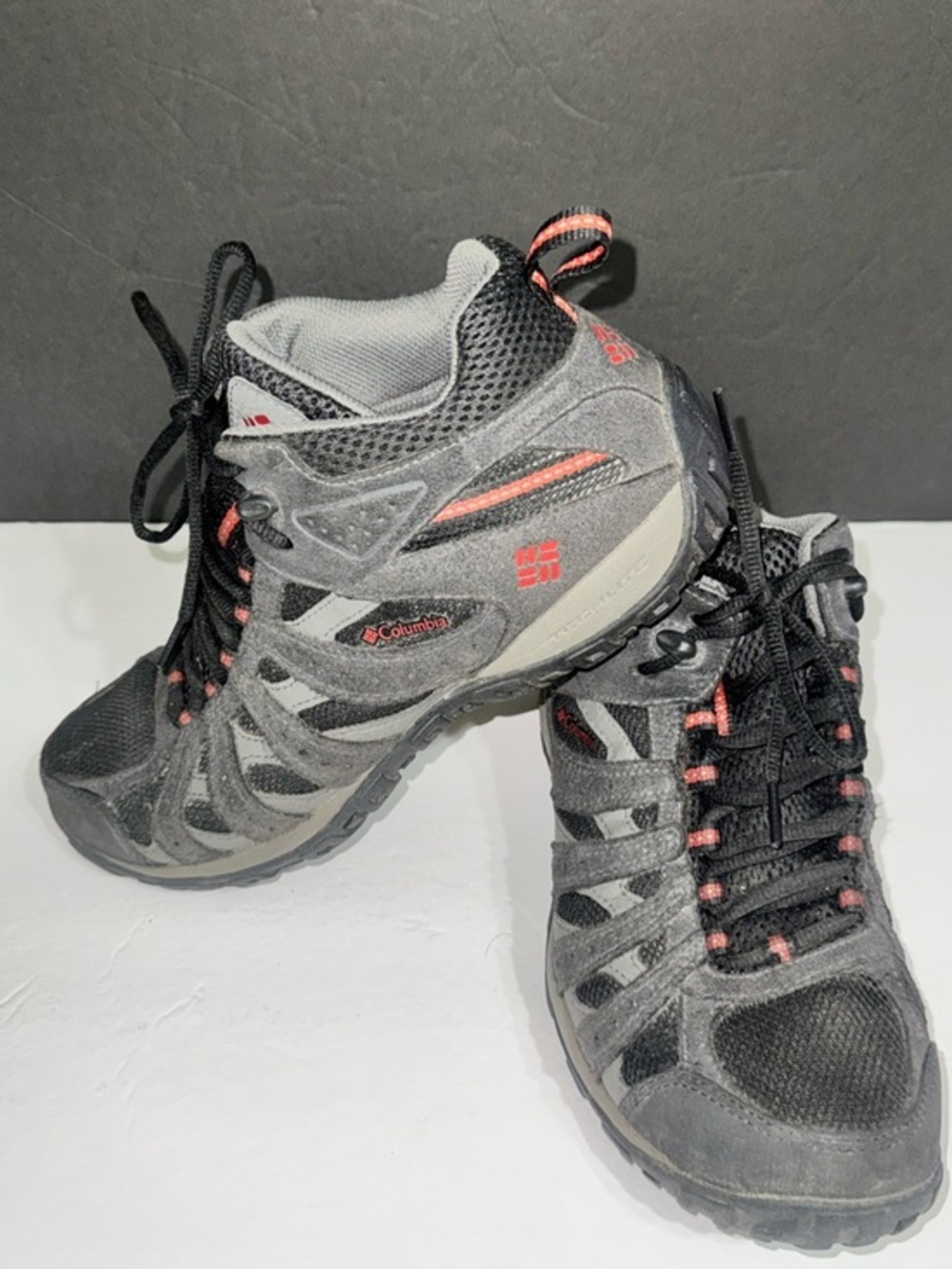 Columbia I Men’s I Boots I Hiking & Trail I Gray and Red I Size 9